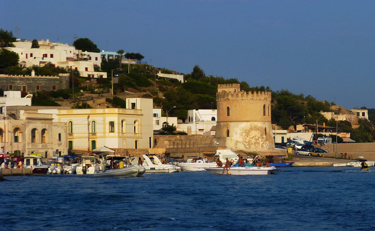 The seafront and tower at Torre Vado